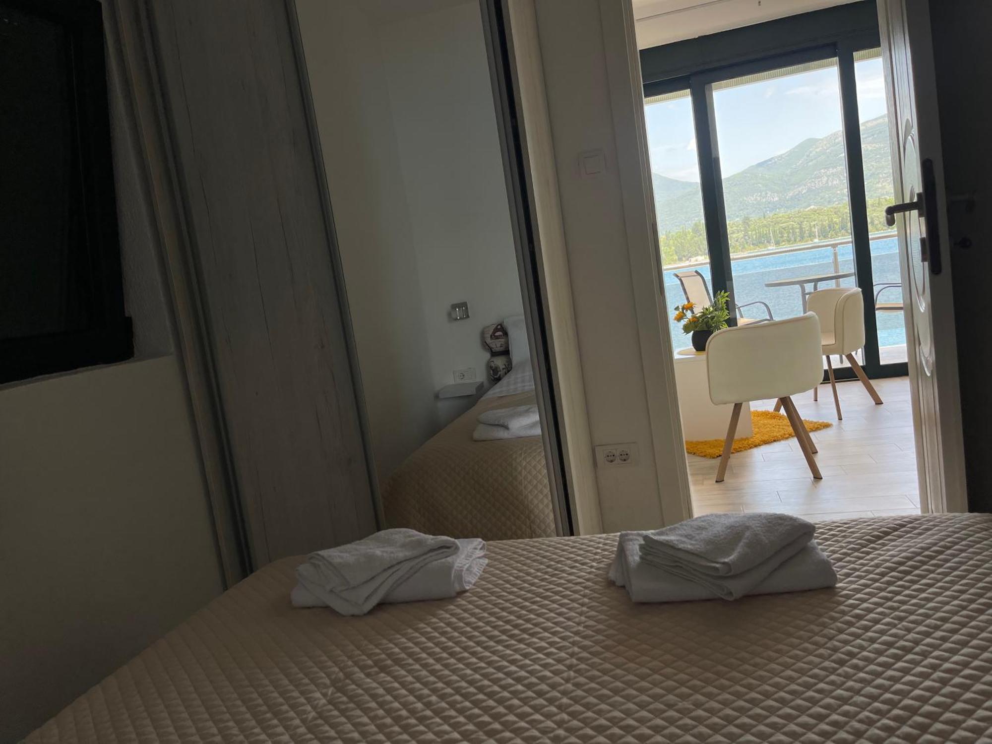 Apartmani Mia Tivat Exteriör bild