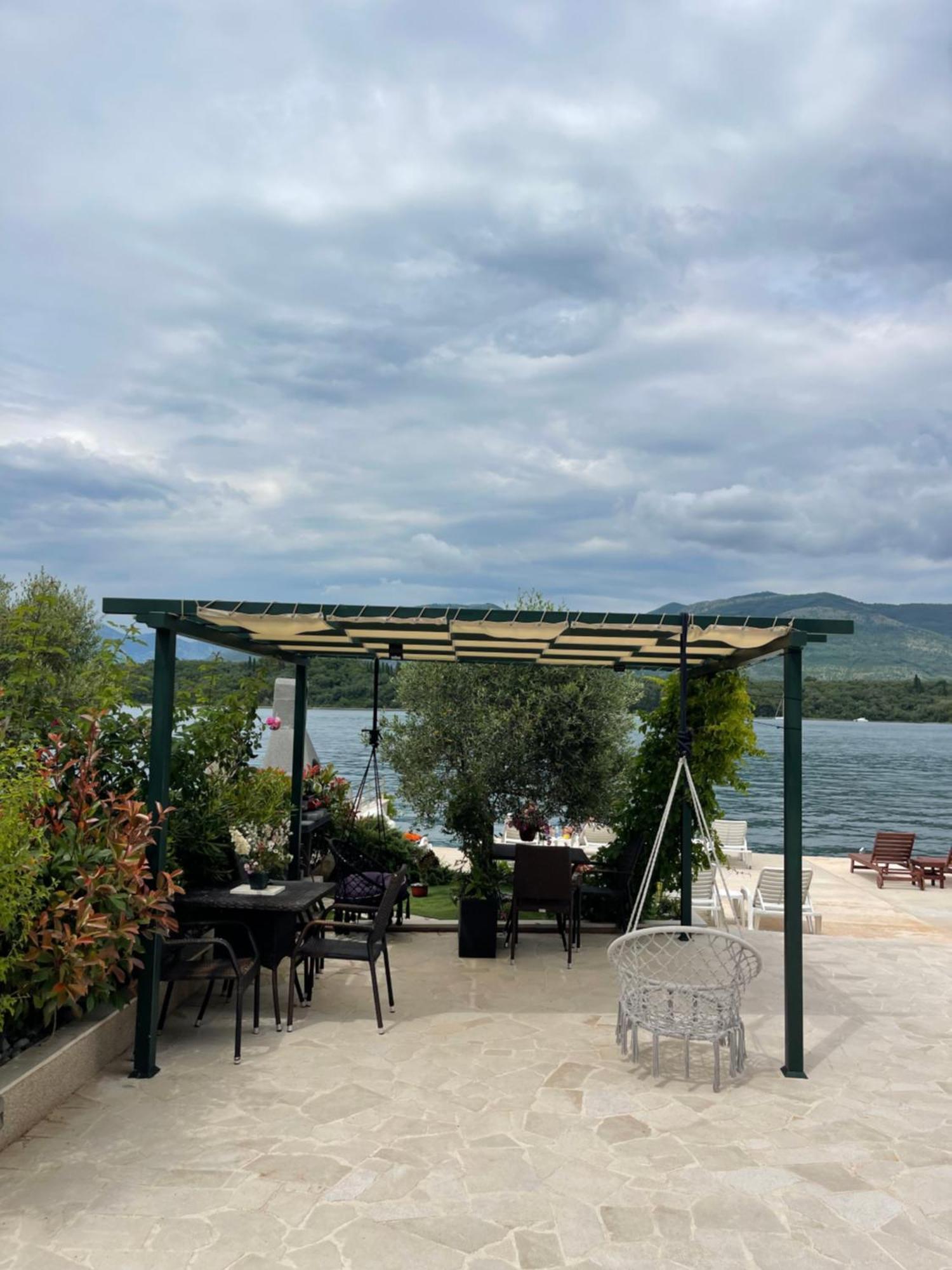 Apartmani Mia Tivat Exteriör bild