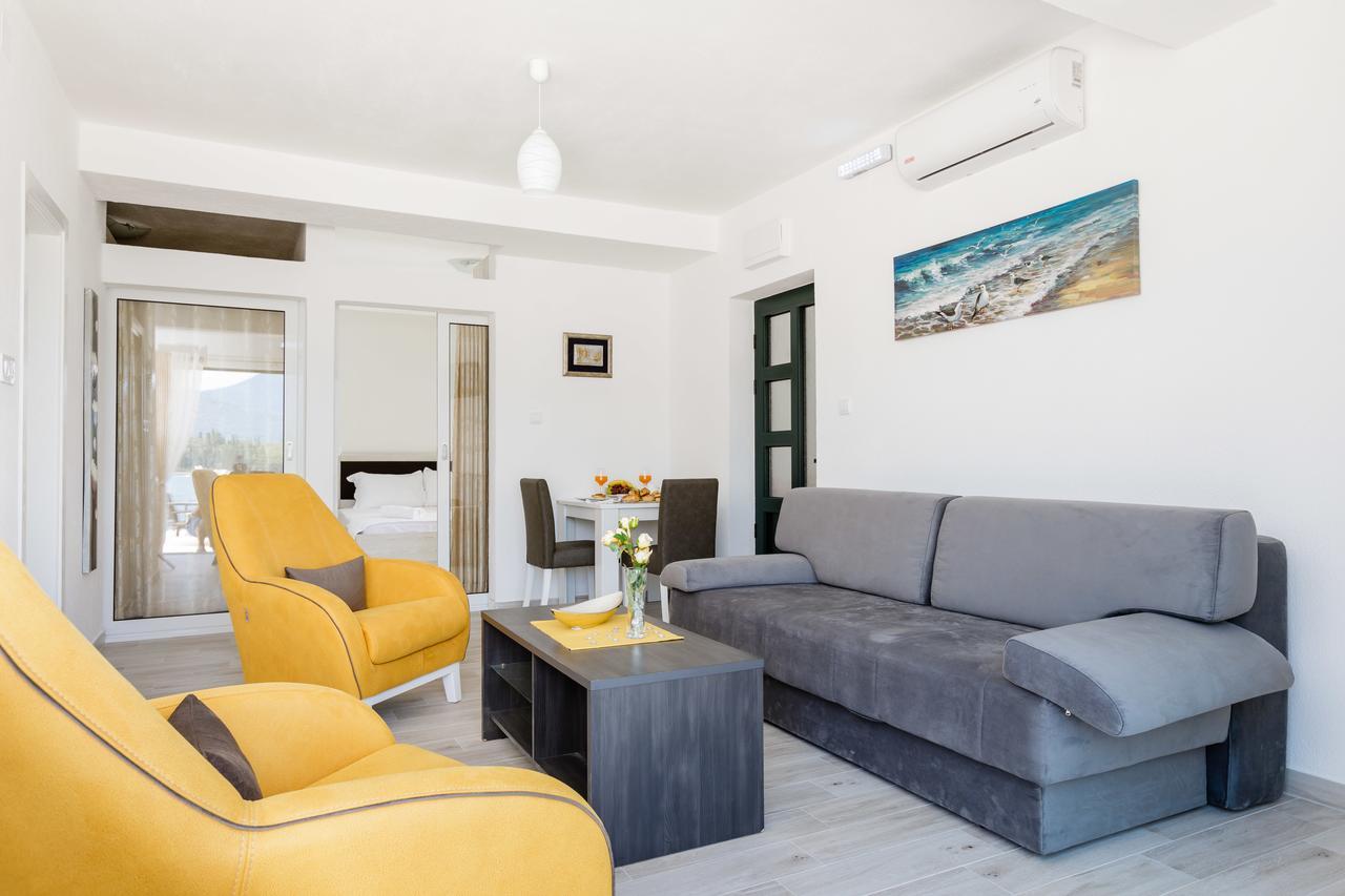 Apartmani Mia Tivat Exteriör bild