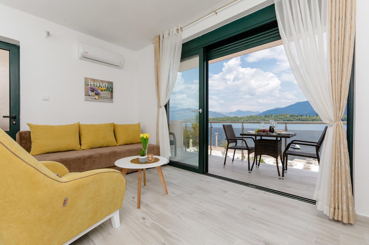 Apartmani Mia Tivat Exteriör bild