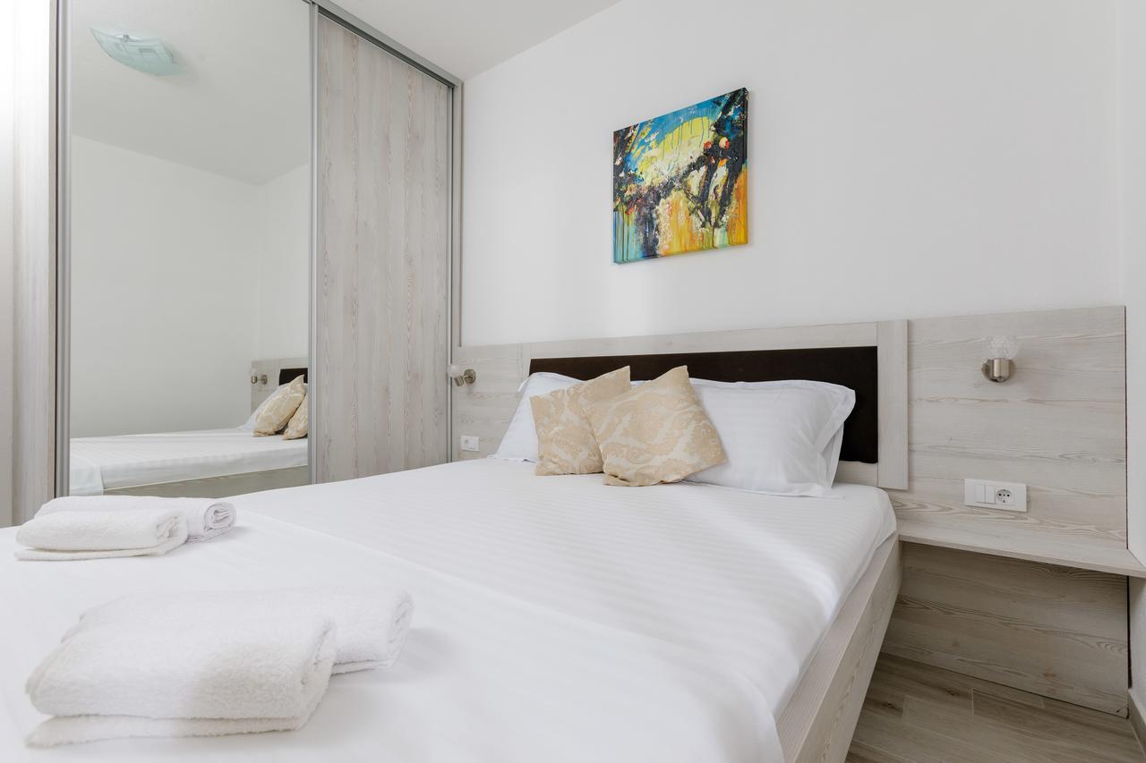 Apartmani Mia Tivat Exteriör bild
