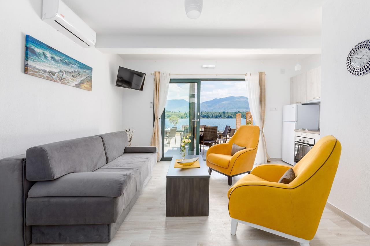 Apartmani Mia Tivat Exteriör bild